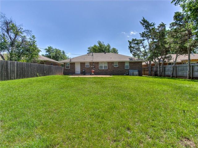 10833 N Utica Drive, The Village, OK 73120