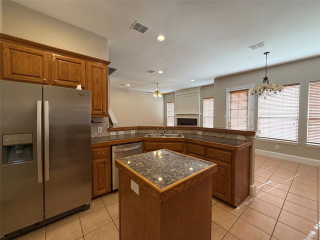 532 Silver Maple Drive, Irving, TX 75063