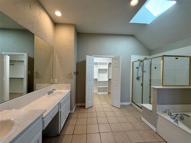 532 Silver Maple Drive, Irving, TX 75063