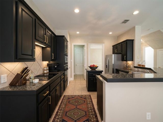 532 Silver Maple Drive, Irving, TX 75063