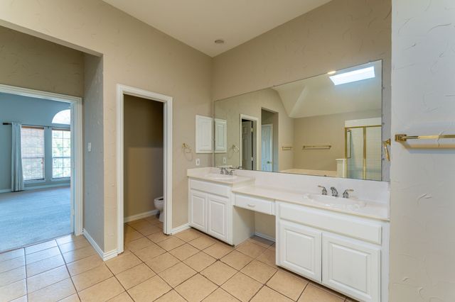 532 Silver Maple Drive, Irving, TX 75063