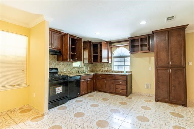 2746 Kingston Street, Dallas, TX 75211