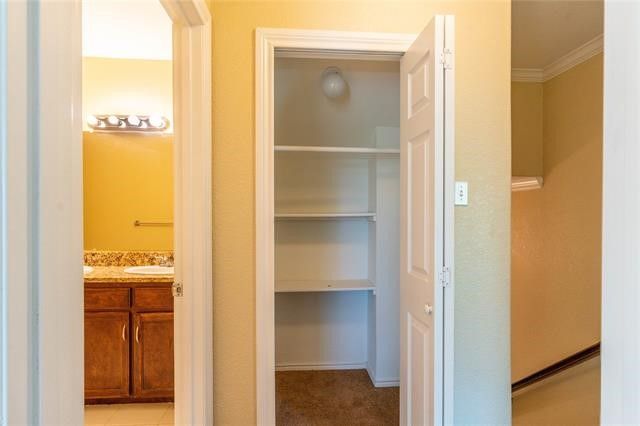 2746 Kingston Street, Dallas, TX 75211