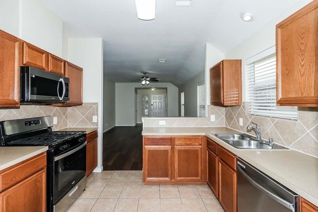 19235 Sandelford, Katy, TX 77449