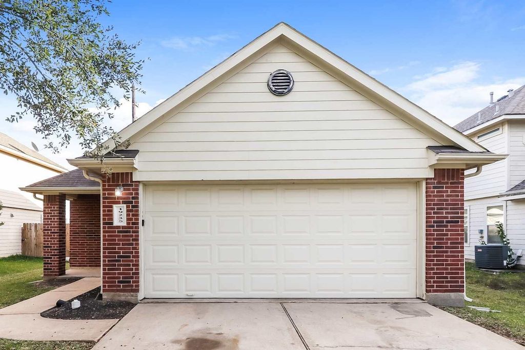 19235 Sandelford, Katy, TX 77449