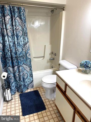 1538 KENSINGTON DR, Hagerstown, MD 21742