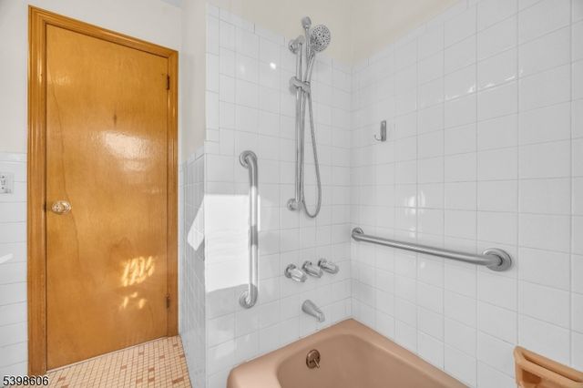 1416 Dominic St, Manville Boro, NJ 08835