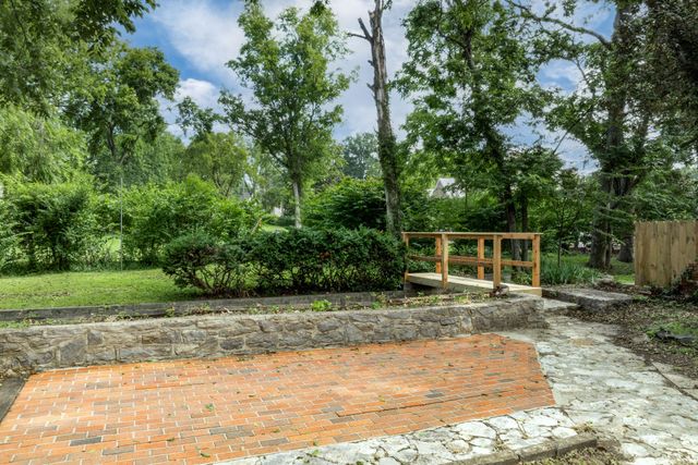 1402 Grandview Drive, Nashville, TN 37215