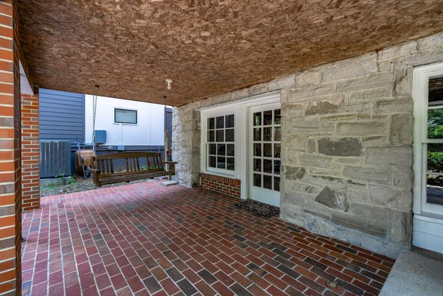 1402 Grandview Drive, Nashville, TN 37215