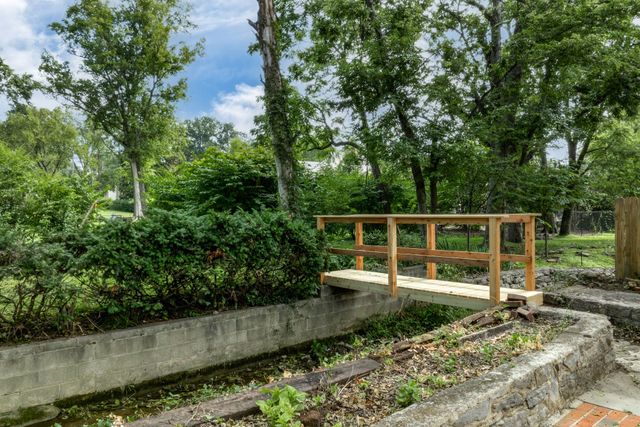 1402 Grandview Drive, Nashville, TN 37215