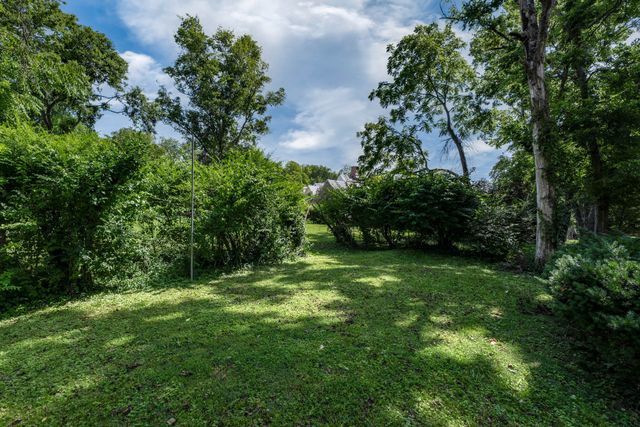 1402 Grandview Drive, Nashville, TN 37215