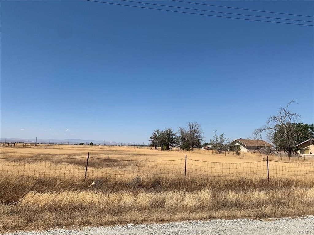 Image 1 of property listing at 0 Vac/Lancaster Blvd/Vic 45th St, Lancaster, CA 93535