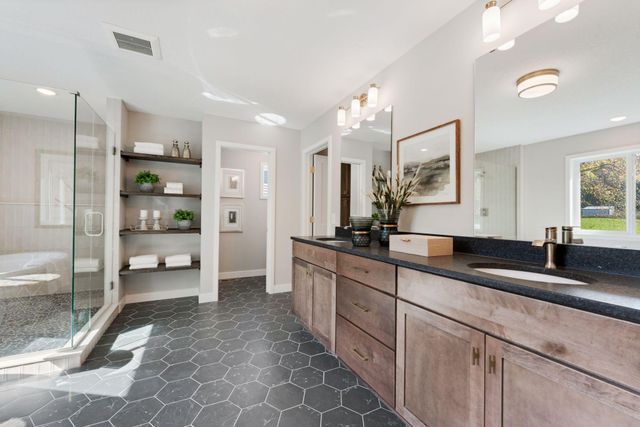 15764 Aquila Avenue, Savage, MN 55372