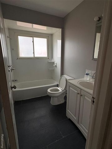 25699 Pennie Street, Dearborn Heights, MI 48125
