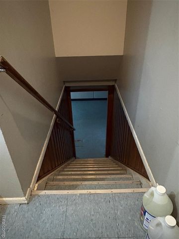 25699 Pennie Street, Dearborn Heights, MI 48125