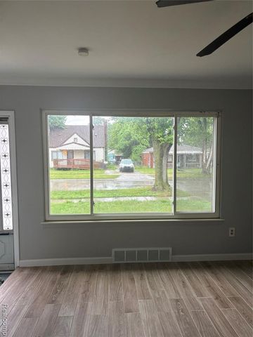 25699 Pennie Street, Dearborn Heights, MI 48125