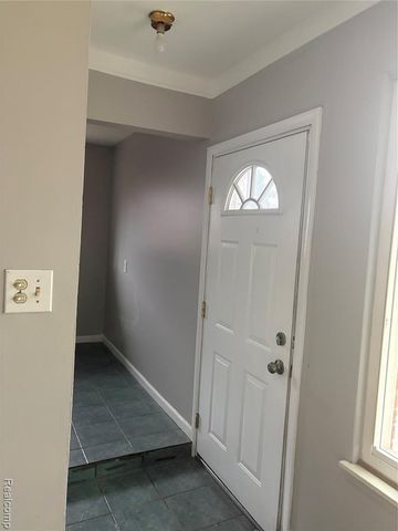 25699 Pennie Street, Dearborn Heights, MI 48125
