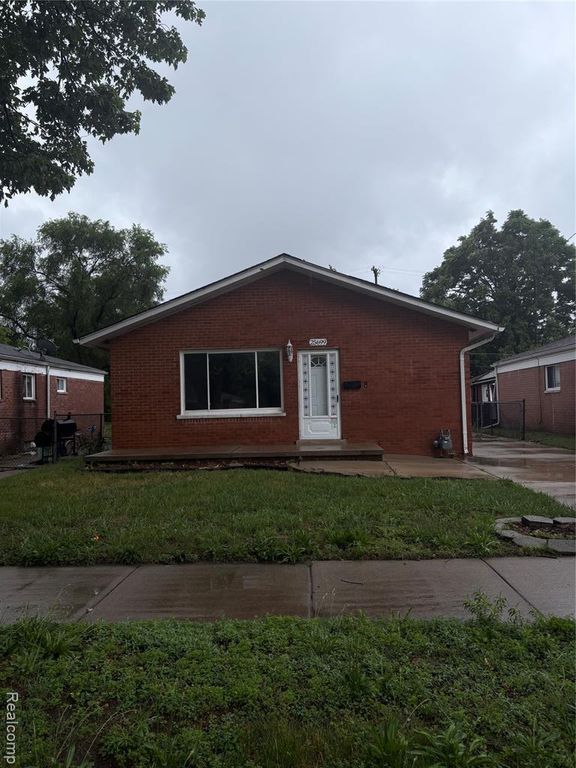 25699 Pennie Street, Dearborn Heights, MI 48125
