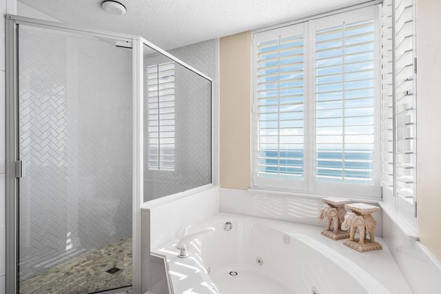 8515 Gulf Boulevard 11C, Navarre, FL 32566