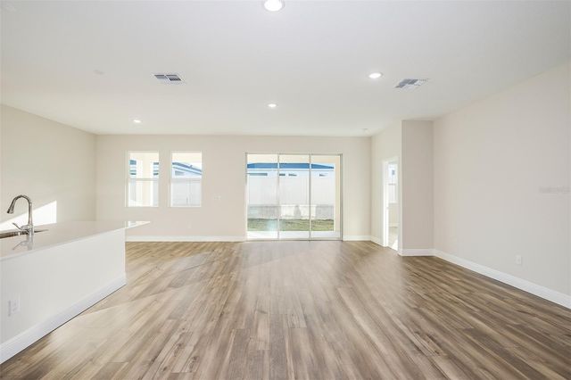 33495 HAMMOCK BEACH WAY, Dade City, FL 33525