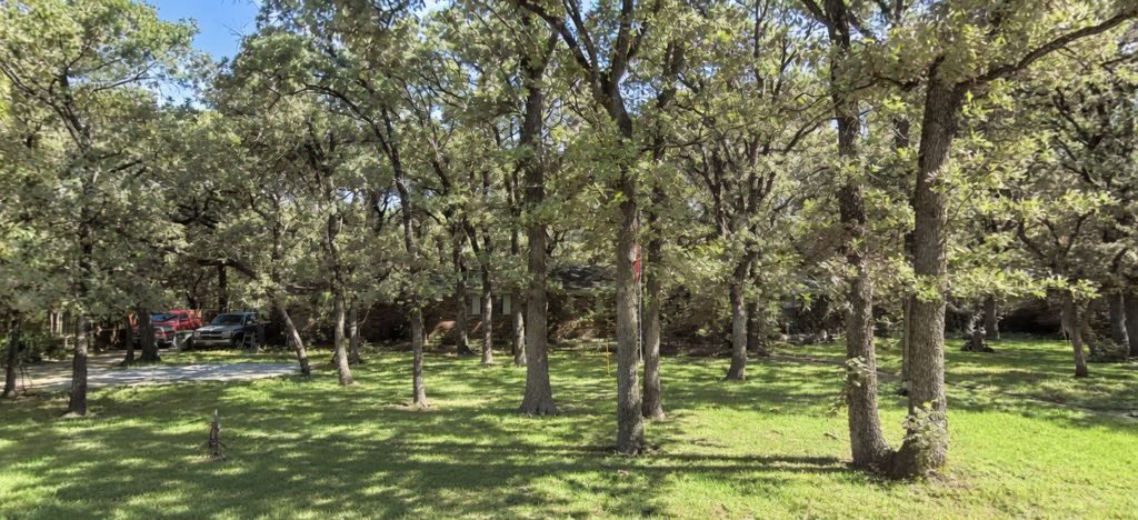 2320 Los Robles Drive, Grapevine, TX 76051