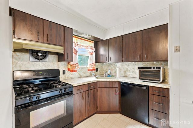 211 Martin Avenue, Clifton, NJ 07012