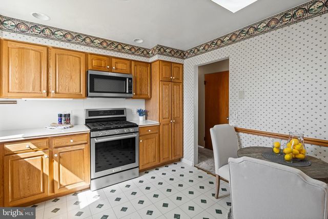 982 MARBROOK LN, York, PA 17404