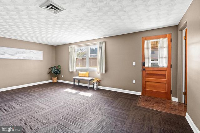 982 MARBROOK LN, York, PA 17404