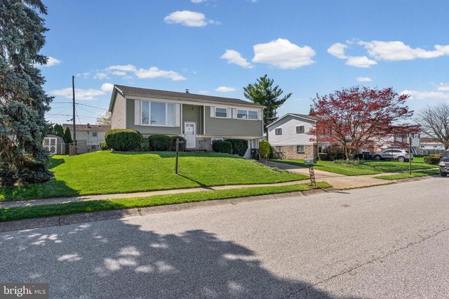 982 MARBROOK LN, York, PA 17404