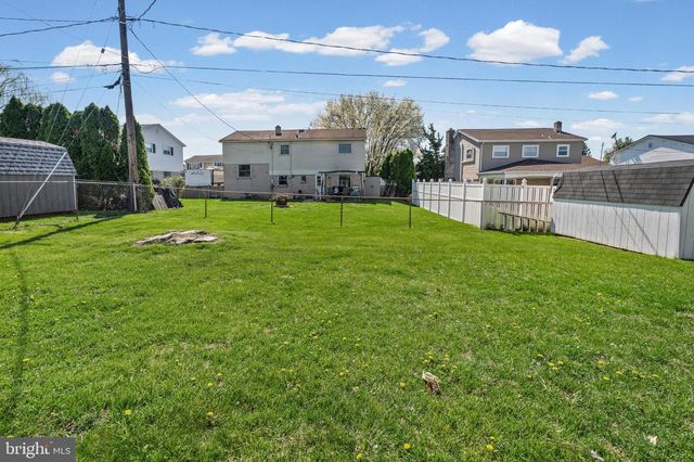982 MARBROOK LN, York, PA 17404