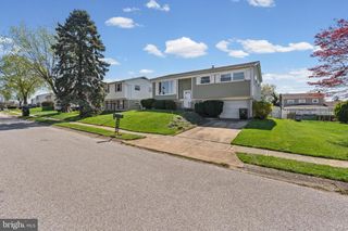 982 MARBROOK LN, York, PA 17404