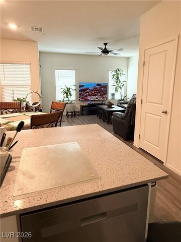 492 Waterfall Cove Court, Henderson, NV 89002