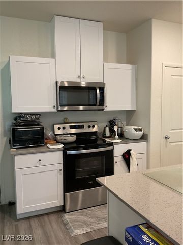 492 Waterfall Cove Court, Henderson, NV 89002