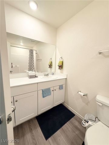 492 Waterfall Cove Court, Henderson, NV 89002