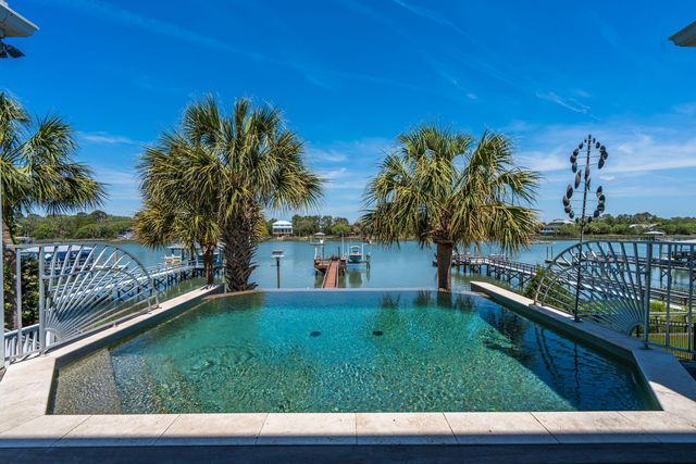 16 Intracoastal Court, Isle Of Palms, SC 29451