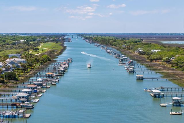 16 Intracoastal Court, Isle Of Palms, SC 29451