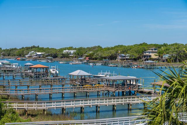 16 Intracoastal Court, Isle Of Palms, SC 29451
