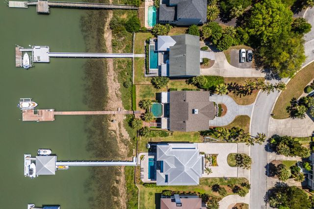 16 Intracoastal Court, Isle Of Palms, SC 29451