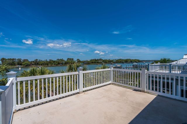 16 Intracoastal Court, Isle Of Palms, SC 29451