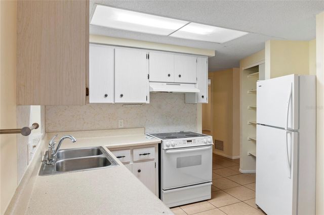 340 PERIWINKLE ROAD, Venice, FL 34293