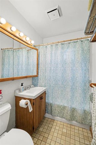 2408 Calumet Street, Flint, MI 48503