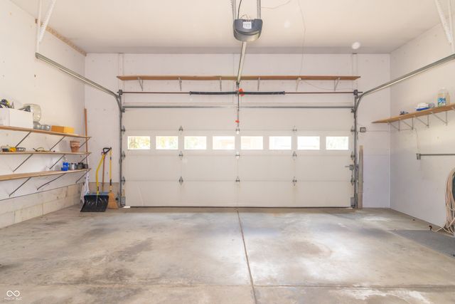 204 Creek Wood Drive, Greenfield, IN 46140