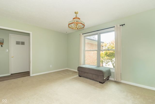204 Creek Wood Drive, Greenfield, IN 46140