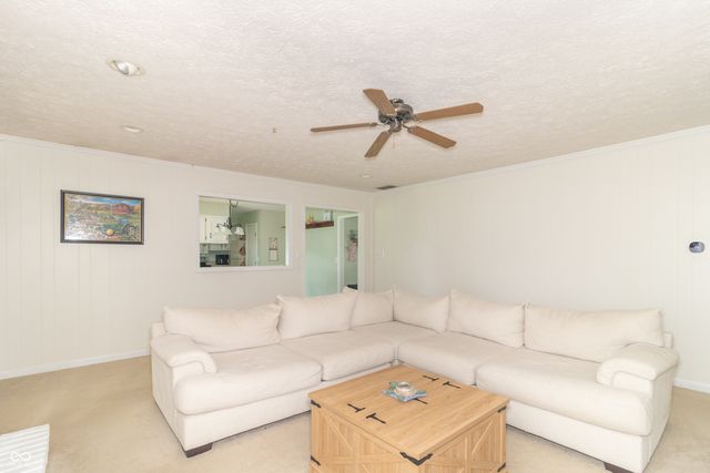 204 Creek Wood Drive, Greenfield, IN 46140