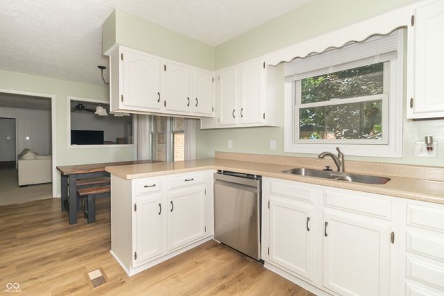 204 Creek Wood Drive, Greenfield, IN 46140
