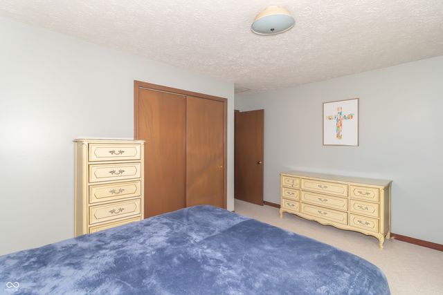 204 Creek Wood Drive, Greenfield, IN 46140