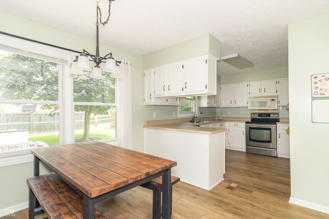 204 Creek Wood Drive, Greenfield, IN 46140