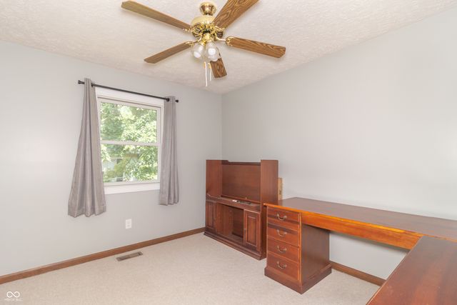 204 Creek Wood Drive, Greenfield, IN 46140