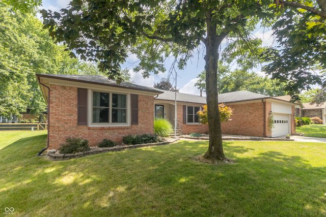 204 Creek Wood Drive, Greenfield, IN 46140