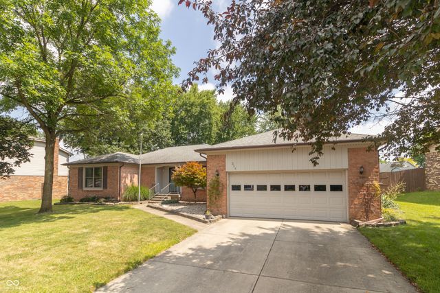 204 Creek Wood Drive, Greenfield, IN 46140